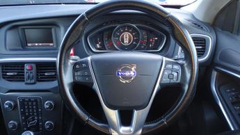VOLVO V40 CROSS COUNTRY 2.0 Lux D2