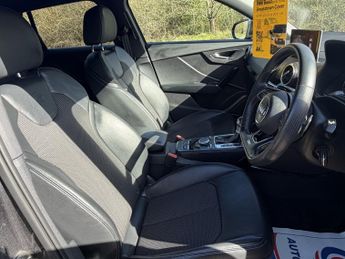 AUDI Q2 1.5 TFSI CoD 35 Black Edition