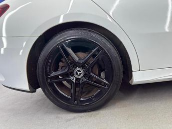 MERCEDES-BENZ A CLASS 1.3 A200 AMG Line 7G-DCT Euro 6 (s/s) 4dr