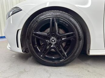 MERCEDES-BENZ A CLASS 1.3 A200 AMG Line 7G-DCT Euro 6 (s/s) 4dr