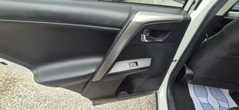 TOYOTA RAV4 2.0 D-4D Business Edition