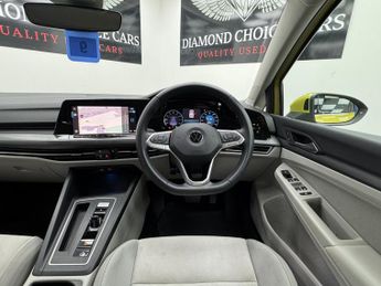 VOLKSWAGEN GOLF 1.5 eTSI MHEV Style