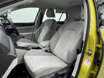 VOLKSWAGEN GOLF 1.5 eTSI MHEV Style