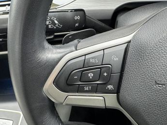 VOLKSWAGEN GOLF 1.5 eTSI MHEV Style