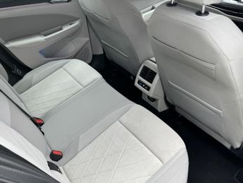 VOLKSWAGEN GOLF 1.5 eTSI MHEV Style