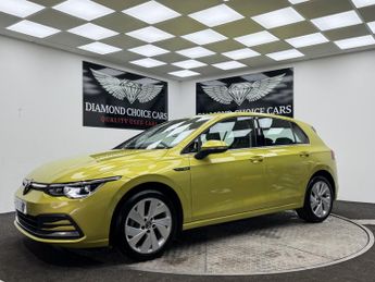 VOLKSWAGEN GOLF 1.5 eTSI MHEV Style