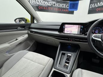 VOLKSWAGEN GOLF 1.5 eTSI MHEV Style