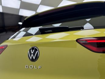 VOLKSWAGEN GOLF 1.5 eTSI MHEV Style