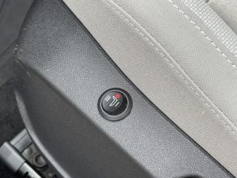 VOLKSWAGEN GOLF 1.5 eTSI MHEV Style