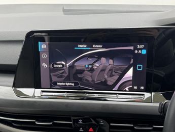 VOLKSWAGEN GOLF 1.5 eTSI MHEV Style