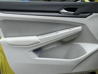 VOLKSWAGEN GOLF 1.5 eTSI MHEV Style