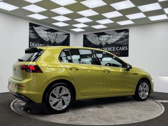 VOLKSWAGEN GOLF 1.5 eTSI MHEV Style