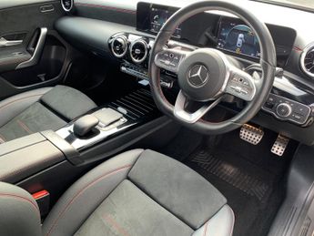 MERCEDES-BENZ A CLASS 2.0 A200d AMG Line