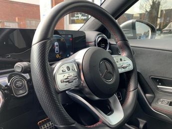 MERCEDES-BENZ A CLASS 2.0 A200d AMG Line