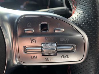 MERCEDES-BENZ A CLASS 2.0 A200d AMG Line