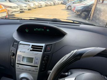 TOYOTA YARIS 1.4 D-4D TR