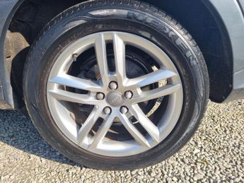 AUDI Q3 2.0 TDI S line