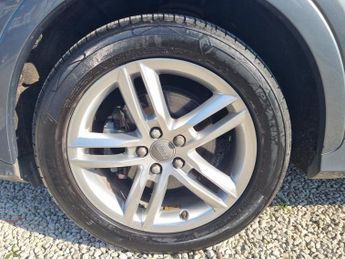 AUDI Q3 2.0 TDI S line