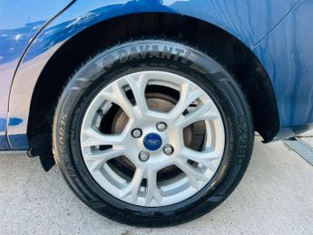 FORD B-MAX 1.6 Zetec Powershift Euro 5 5dr