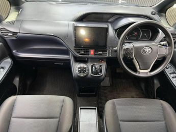 TOYOTA VOXY 1.8 VVT-h Hybrid 7 Seats Euro 6 5dr