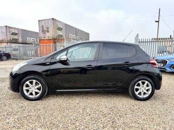 PEUGEOT 208 1.2 VTi PureTech Style Hatchback 5dr Petrol Manual Euro 6
