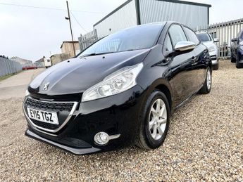 PEUGEOT 208 1.2 VTi PureTech Style Hatchback 5dr Petrol Manual Euro 6