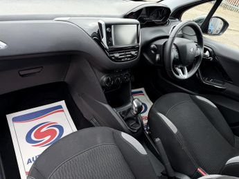 PEUGEOT 208 1.2 VTi PureTech Style Hatchback 5dr Petrol Manual Euro 6