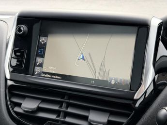 PEUGEOT 208 1.2 VTi PureTech Style Hatchback 5dr Petrol Manual Euro 6