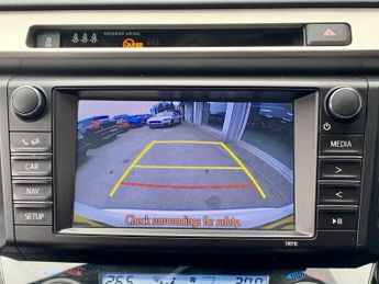 TOYOTA RAV4 2.5 VVT-h Excel