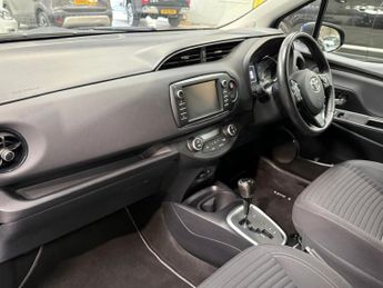 TOYOTA YARIS 1.5 VVT-h Design