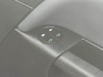 FORD FIESTA 1.6 Ghia