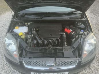 FORD FIESTA 1.6 Ghia