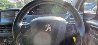 PEUGEOT 208 1.2 PureTech Allure