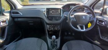 PEUGEOT 208 1.2 PureTech Allure
