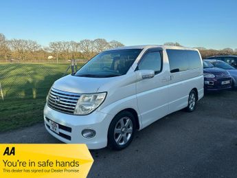 Nissan Elgrand -
