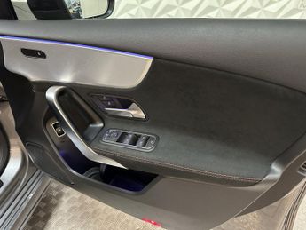 MERCEDES-BENZ A CLASS 1.3 A250e 15.6kWh AMG Line Night Edition
