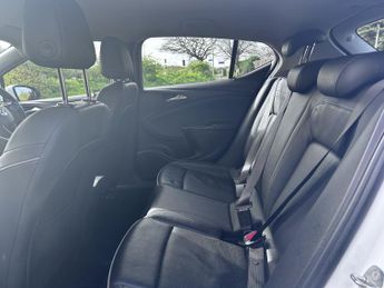 VAUXHALL ASTRA 1.6 CDTi BlueInjection Elite Nav