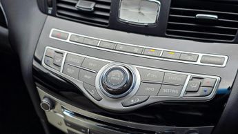 INFINITI Q70 2.2d Sport Auto Euro 6 (s/s) 4dr