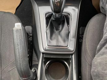 VOLVO V40 1.6 T4 R-design AUTO 5DR