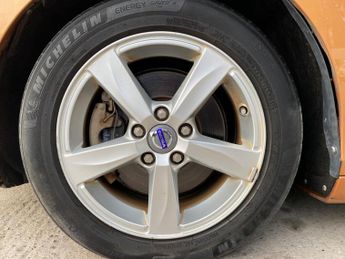 VOLVO V40 1.6 T4 R-design AUTO 5DR