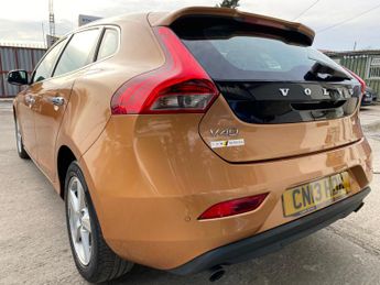 VOLVO V40 1.6 T4 R-design AUTO 5DR