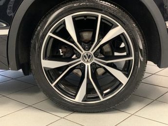 VOLKSWAGEN TIGUAN 2.0 TDI R-Line
