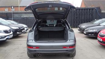 AUDI Q3 2.0 TDI S line Plus