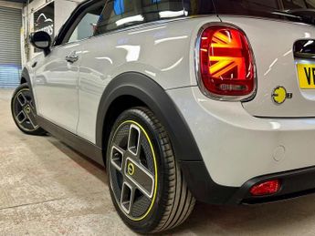 MINI ELECTRIC HATCH Cooper SE 32.6kWh Level 1 Auto 3dr