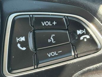 FORD FOCUS 1.0 T EcoBoost Titanium