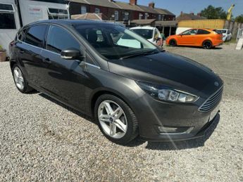 FORD FOCUS 1.0 T EcoBoost Titanium
