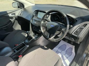 FORD FOCUS 1.0 T EcoBoost Titanium