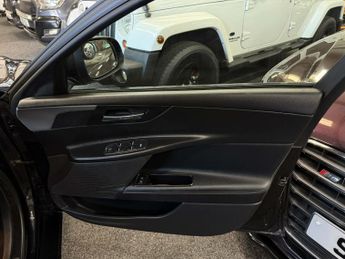 JAGUAR XE 2.0 d R-Sport