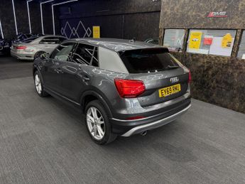 AUDI Q2 1.6 TDI 30 S line