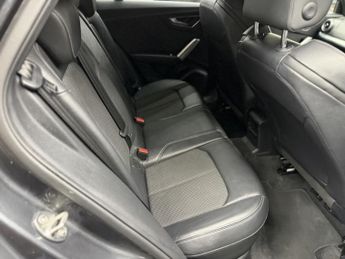 AUDI Q2 1.6 TDI 30 S line